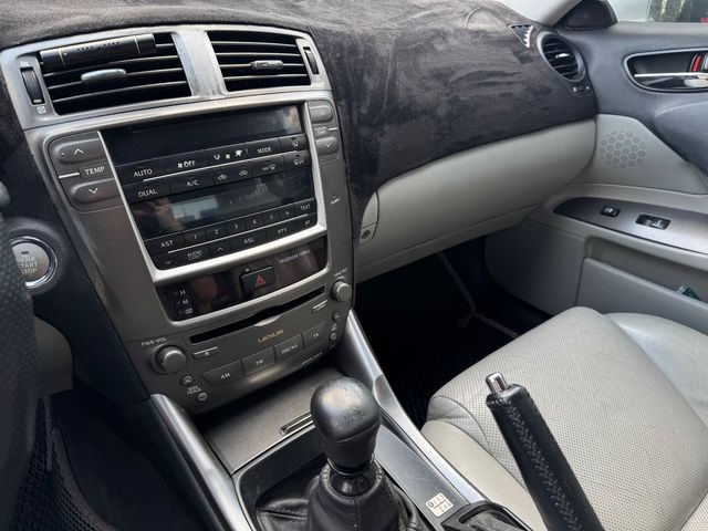Lexus IS - зображення 5