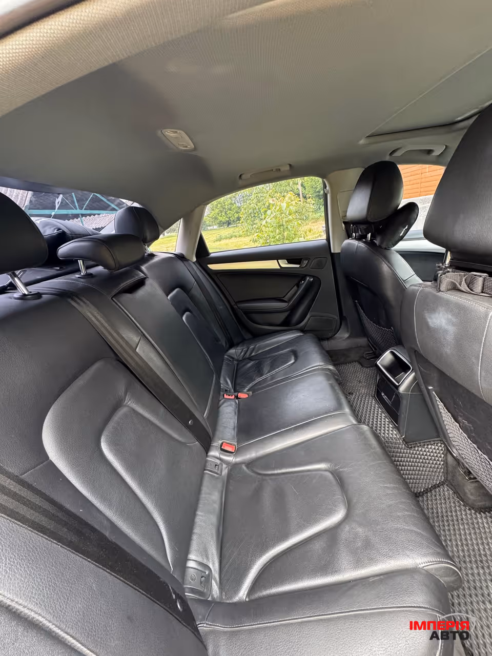 Audi A4 - фото 8