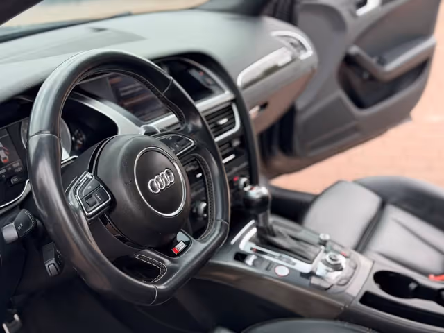 Audi S4 - фото 5