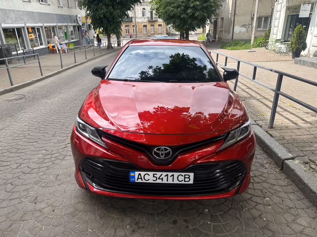 Toyota Camry - фото 2