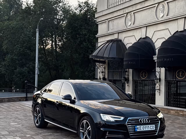 Audi A4 - фото 2