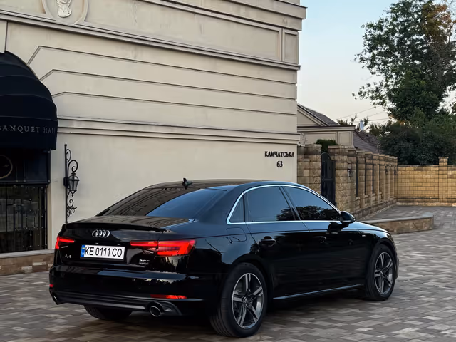 Audi A4 - фото 3