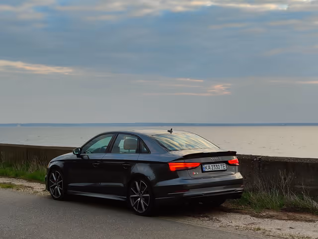 Audi S3 - фото 3