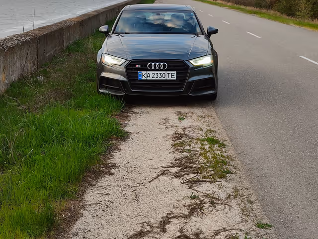 Audi S3 - фото 2