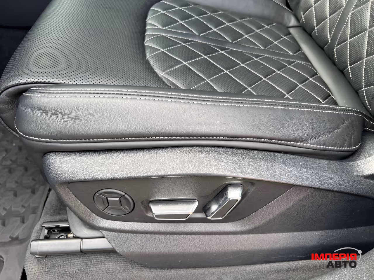 Audi SQ8 - фото 9
