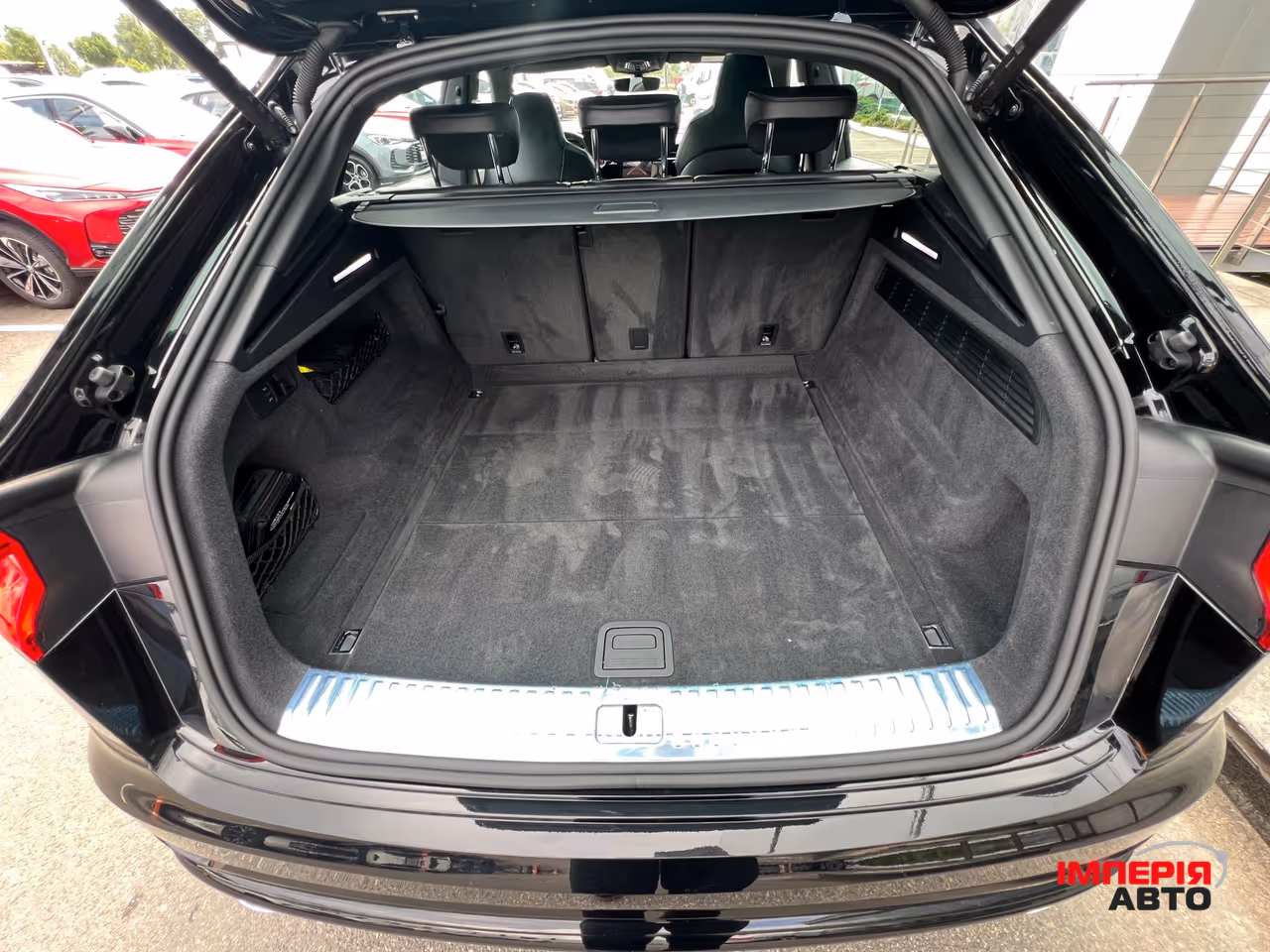 Audi SQ8 - фото 16