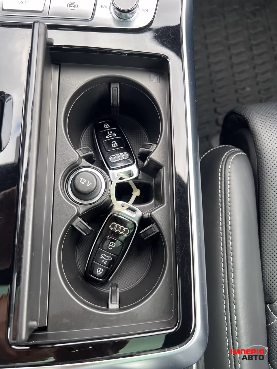 Audi SQ8 - фото 33