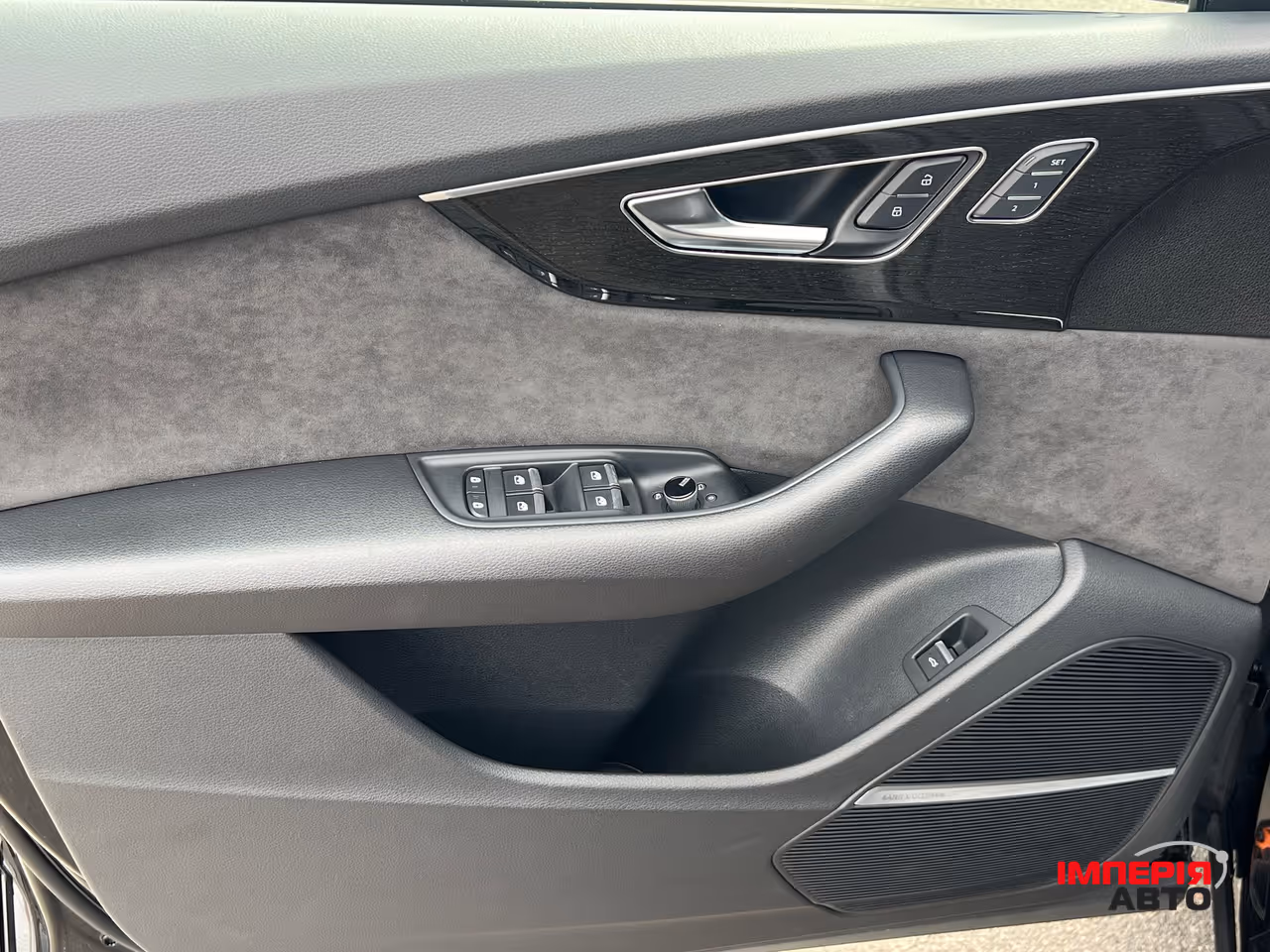 Audi SQ8 - фото 10