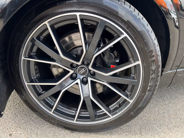 Audi SQ8 - фото 2