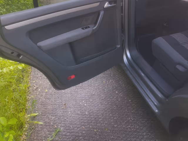 Volkswagen Touran - фото 4