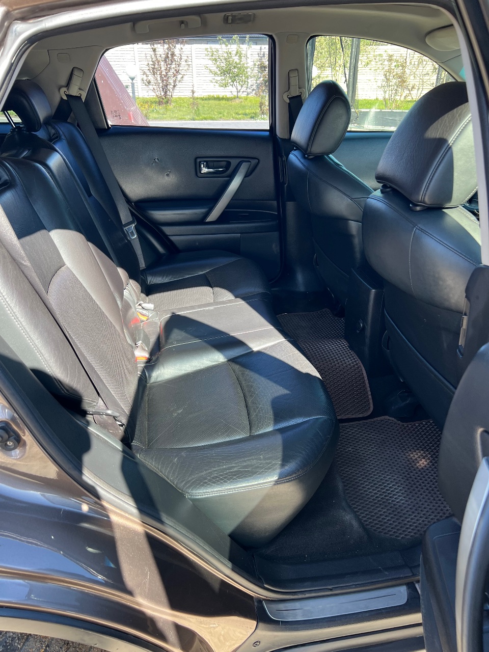 Infiniti FX - фото 6