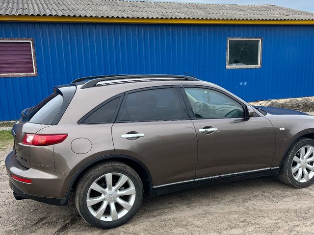 Infiniti FX - фото 2