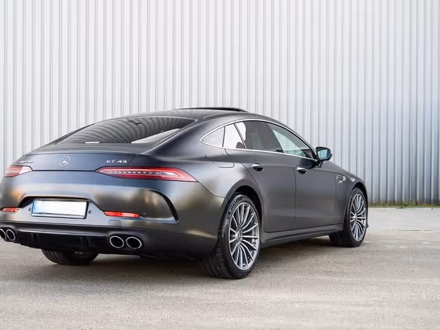 Mercedes-Benz AMG GT - фото 4