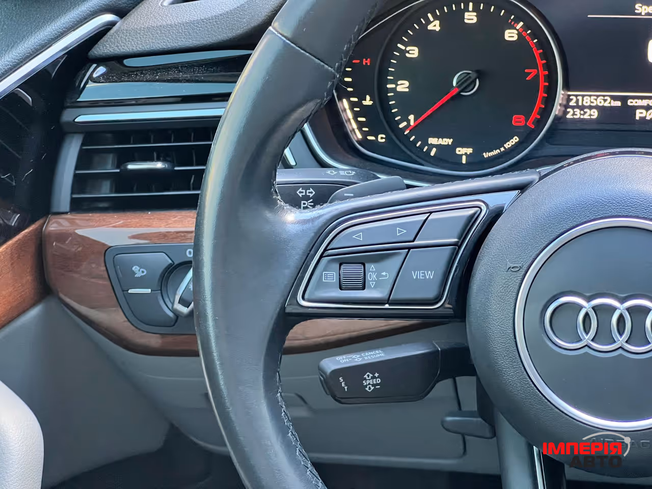 Audi A4 - фото 11
