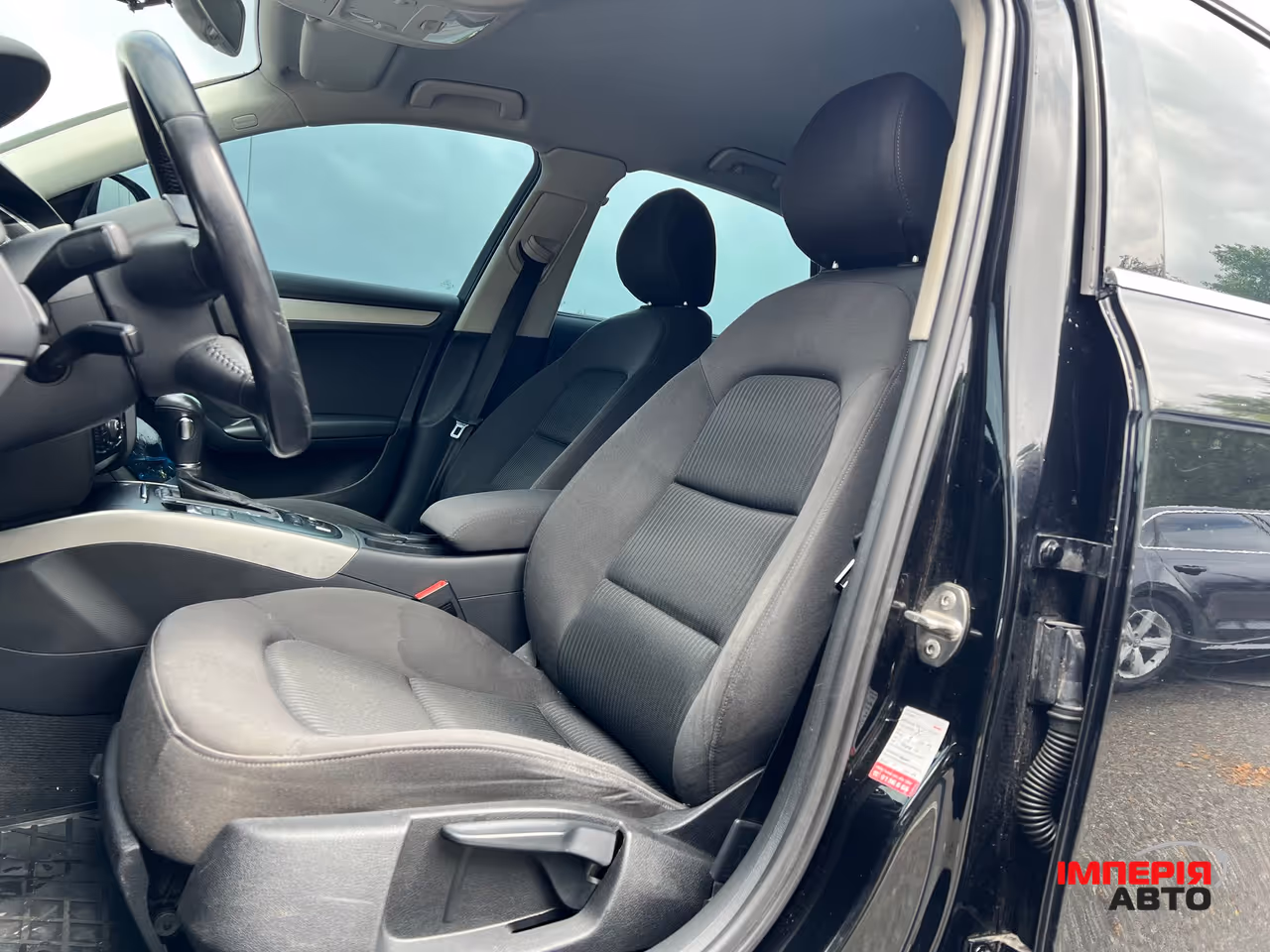Audi A4 - фото 8