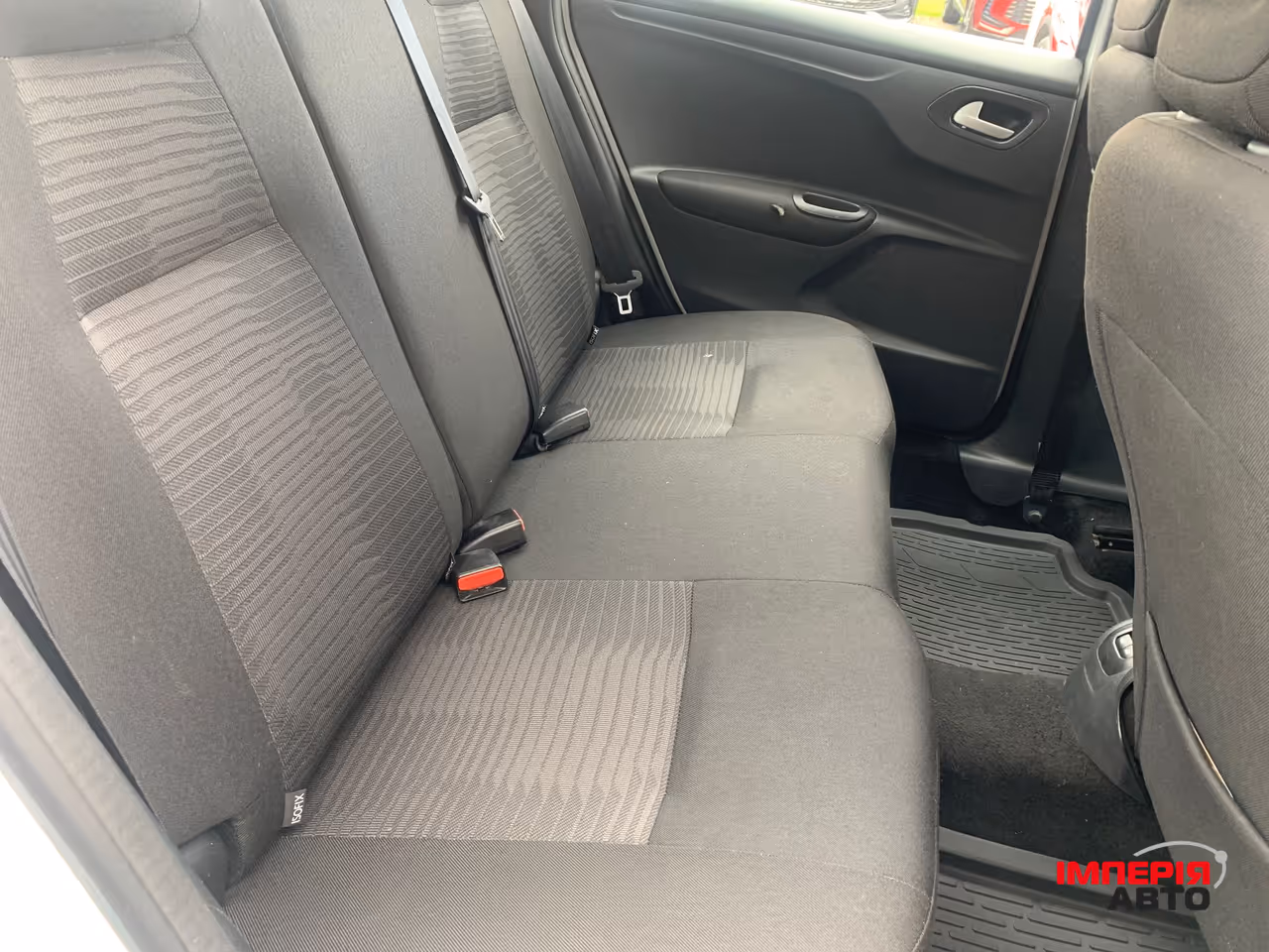 Peugeot 301 - фото 16