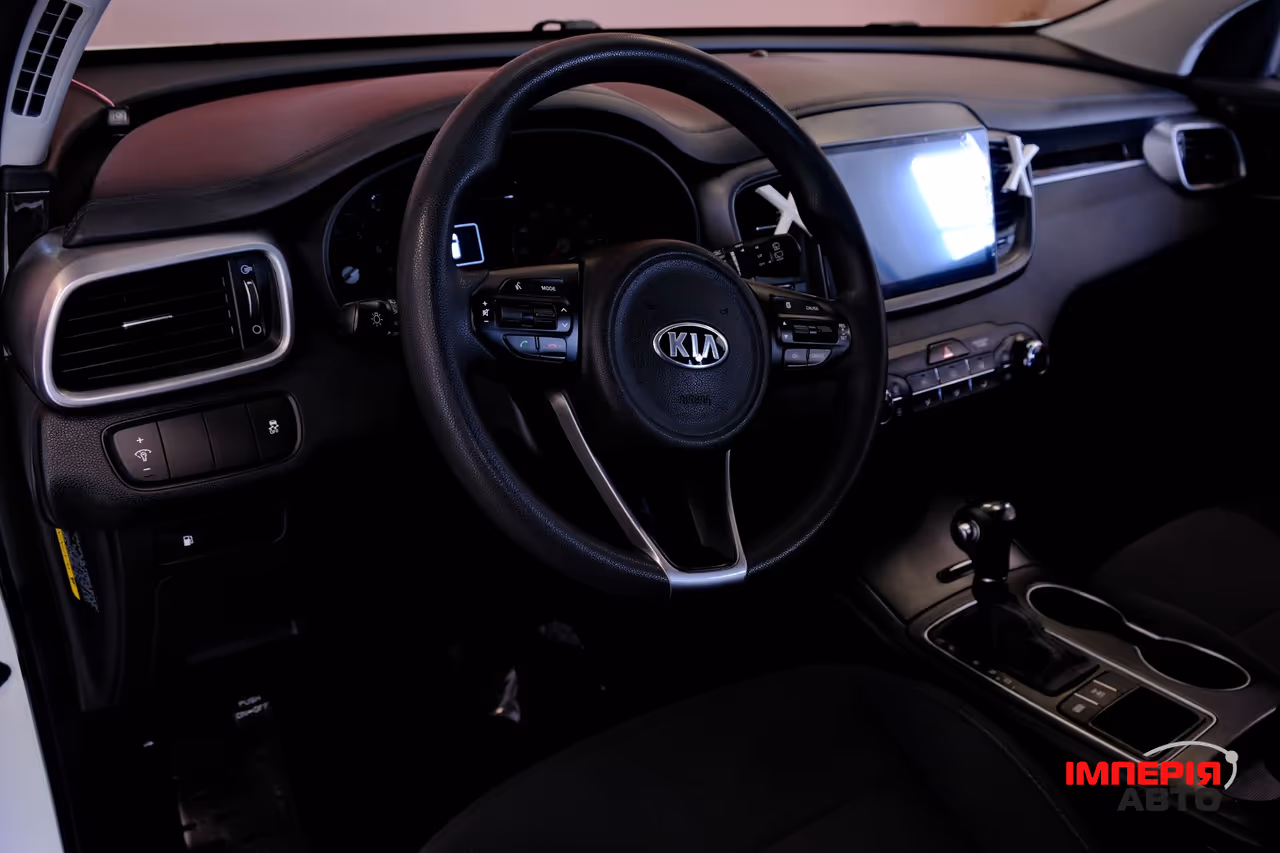 Kia Sorento - фото 7
