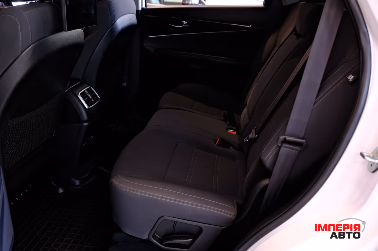 Kia Sorento - фото 8