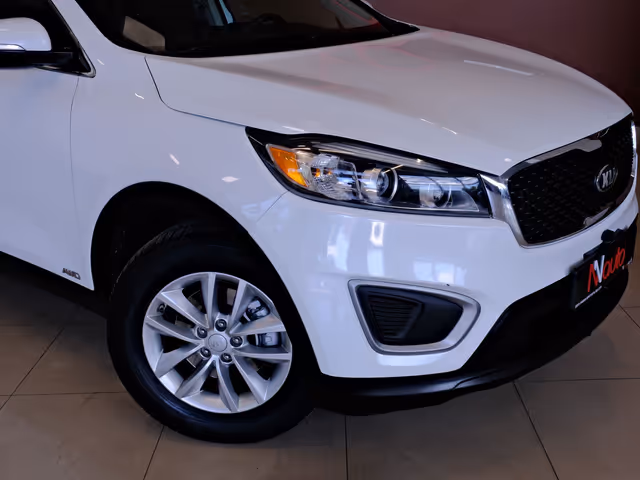 Kia Sorento - фото 3