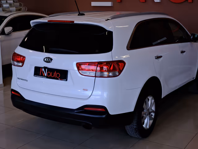 Kia Sorento - фото 5
