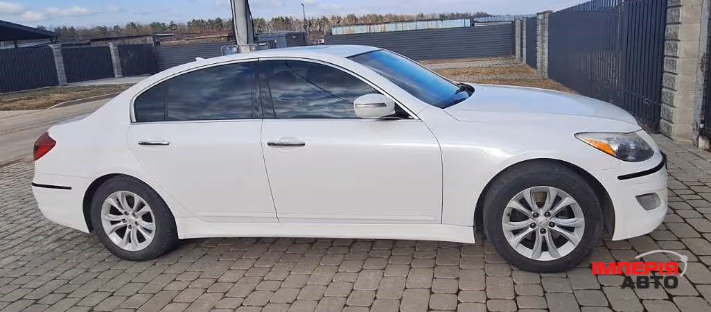 Hyundai Genesis - фото 1