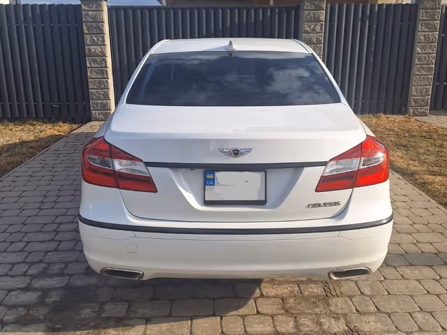 Hyundai Genesis - фото 3