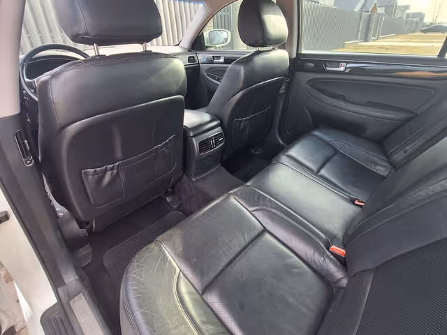 Hyundai Genesis - фото 4