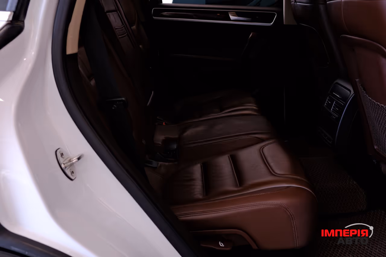 Volkswagen Touareg - фото 9