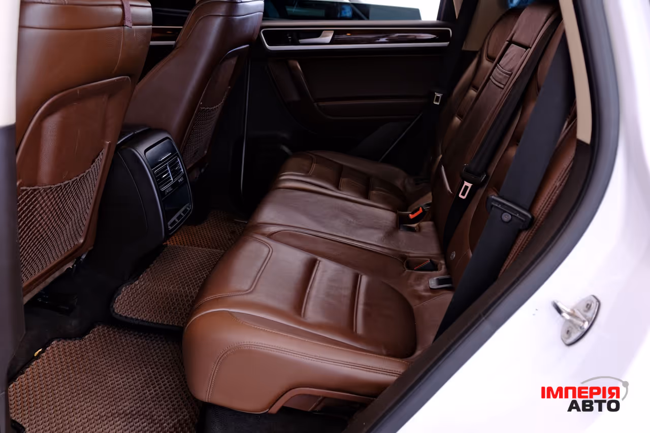 Volkswagen Touareg - фото 8