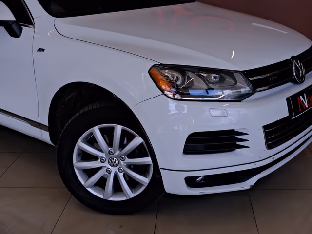 Volkswagen Touareg - фото 3