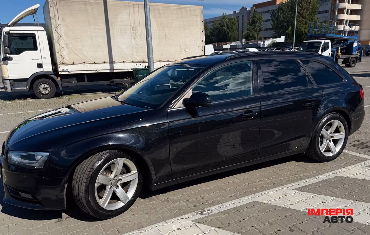 Audi A4 - фото 11