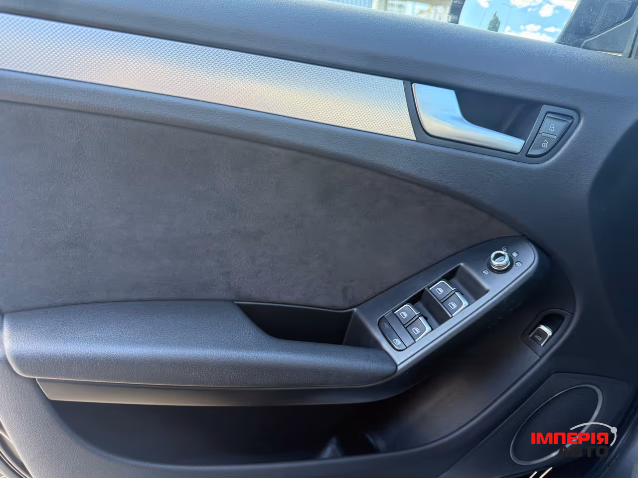 Audi A4 - фото 13