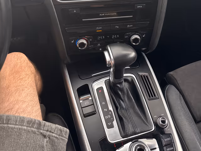 Audi A4 - фото 3