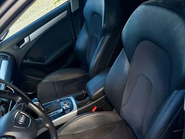 Audi A4 - фото 5
