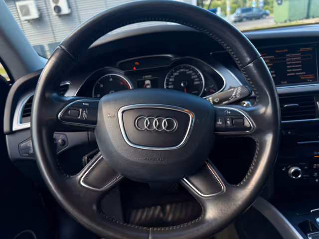 Audi A4 - фото 3