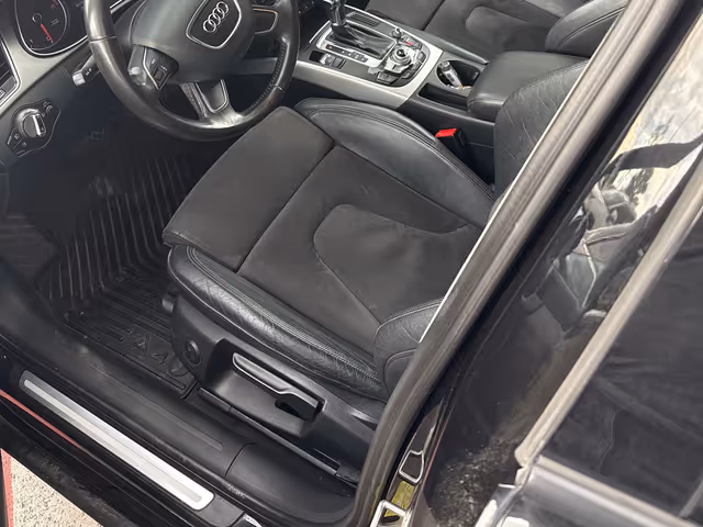 Audi A4 - фото 5