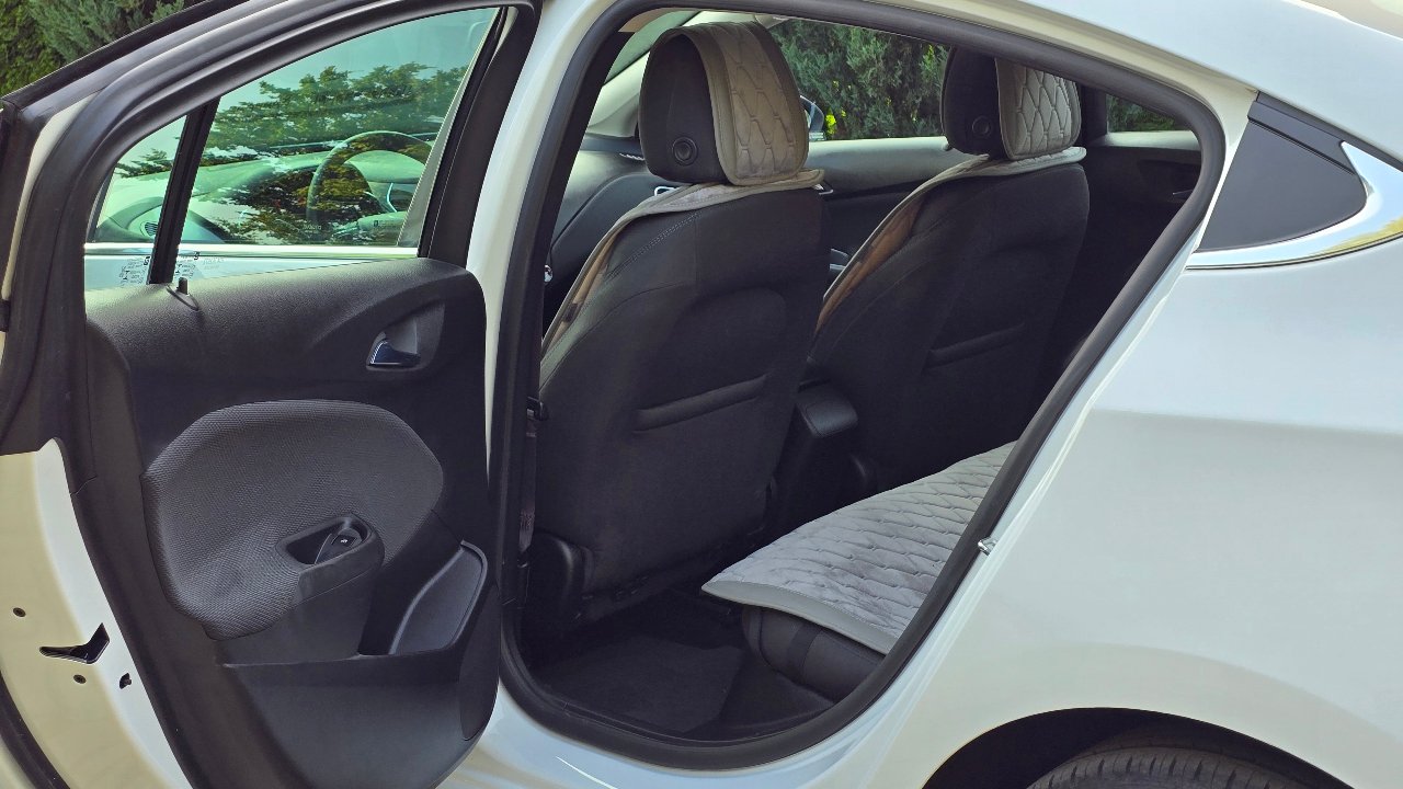 Chevrolet Cruze - фото 12