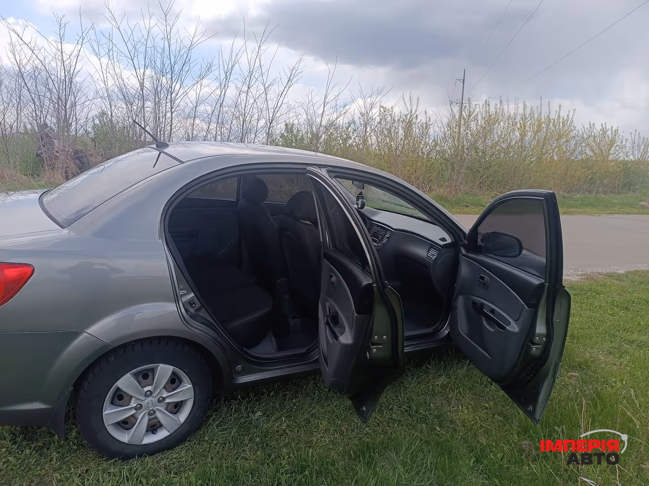 Kia Rio - фото 4