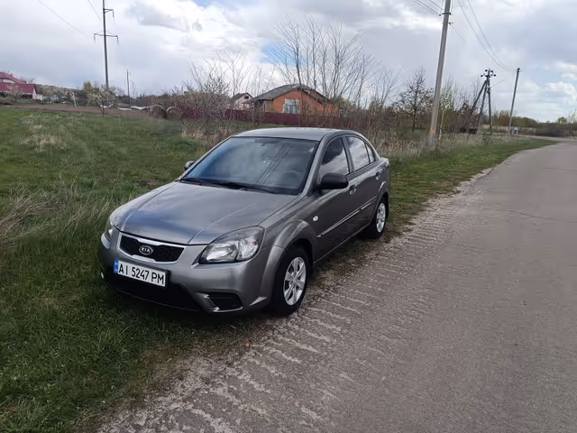 Kia Rio - фото 1