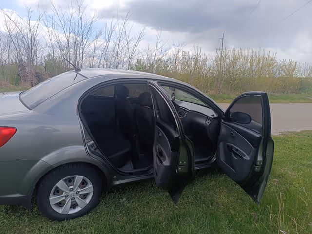 Kia Rio - фото 4