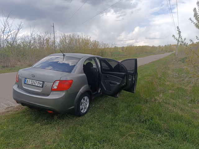 Kia Rio - фото 2
