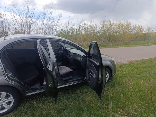 Kia Rio - фото 3