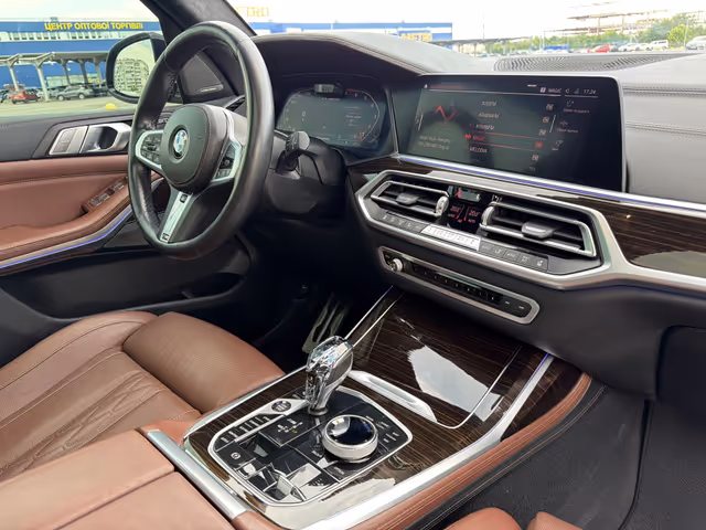 BMW X7 - фото 3