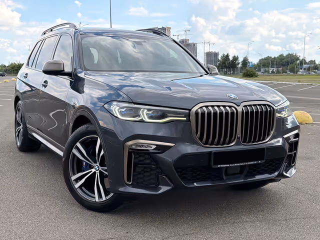 BMW X7 - фото 1
