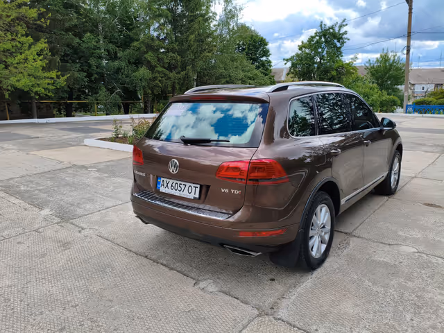 Volkswagen Touareg - фото 3