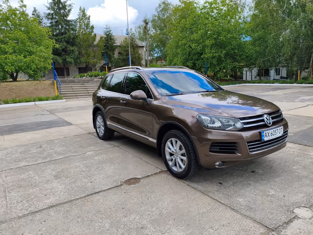 Volkswagen Touareg - фото 5