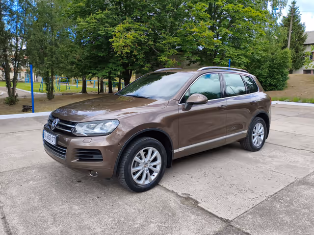 Volkswagen Touareg - фото 1