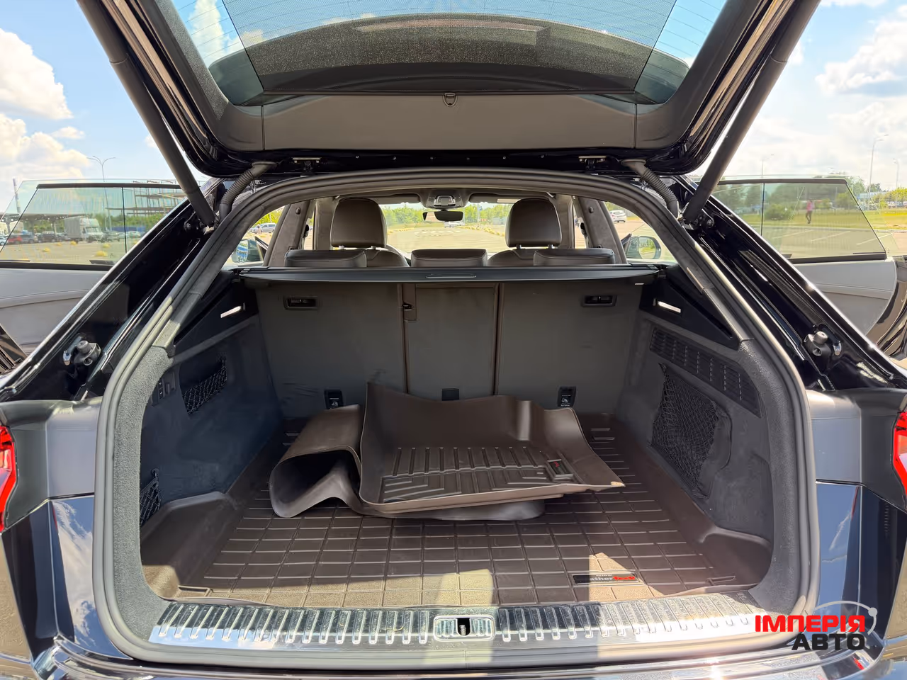 Audi Q8 - фото 35