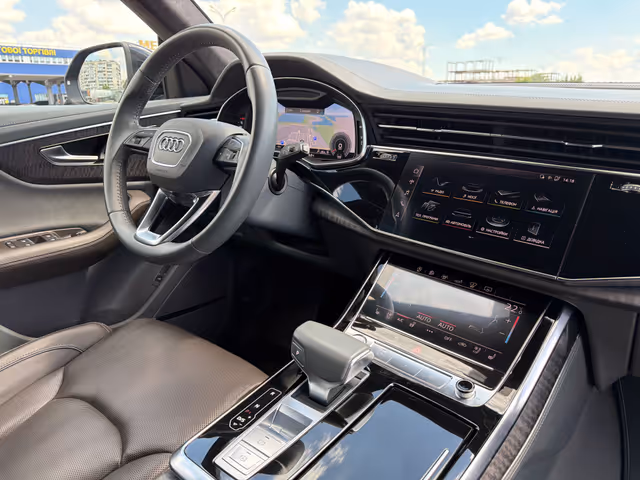 Audi Q8 - фото 3