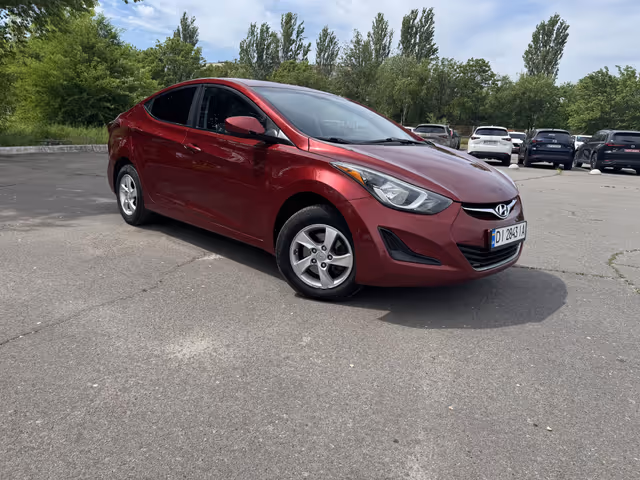 Hyundai Elantra - фото 1